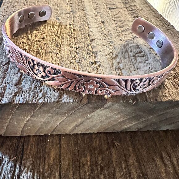 Boho Copper Floral Cuff Bangle Bracelet, Arthritis Relief, Gift Box - Picture 4 of 11